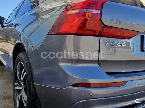 Usado Volvo XC60 R-Design 190 CV (139 kW) 2020 Gris / plata SUV