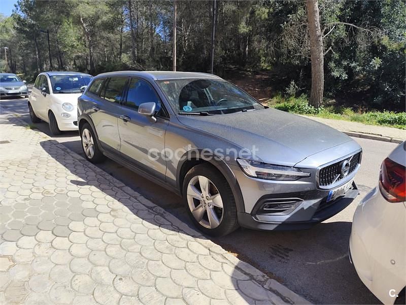 Usado Volvo V60 CC 190 CV (139 kW) 2019 Gris / plata Familiar
