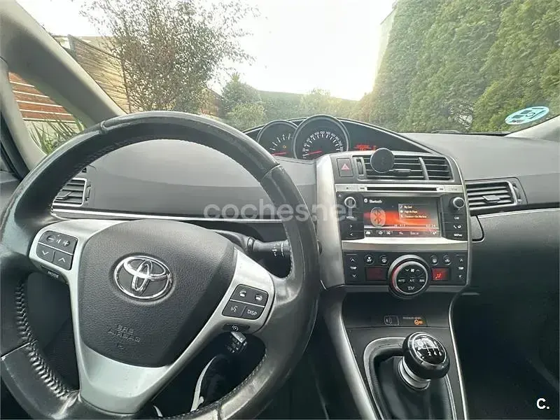 Usado Toyota Verso Advance 112 CV (82 kW) 2015 Beige Monovolumen