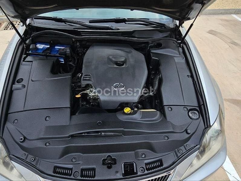 Usado Lexus IS220d Luxury Line 177 CV (130 kW) 2006 Amarillo Berlina