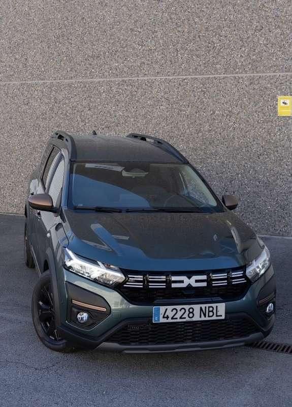 Verde Nuevo 2025 Dacia Jogger Extreme Monovolumen | 20.900 € (Precio justo) - Imagen 1/4