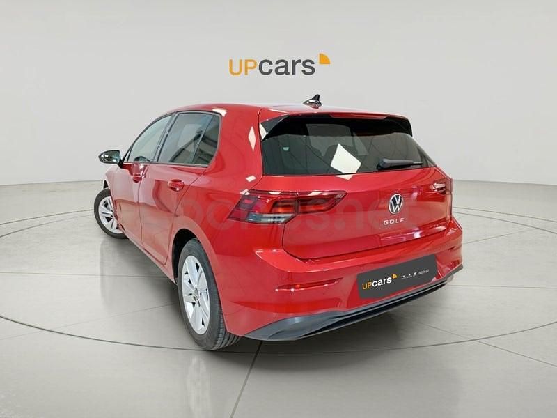 Usado VW Golf VIII Life 110 CV (80 kW) 2024 Rojo Berlina