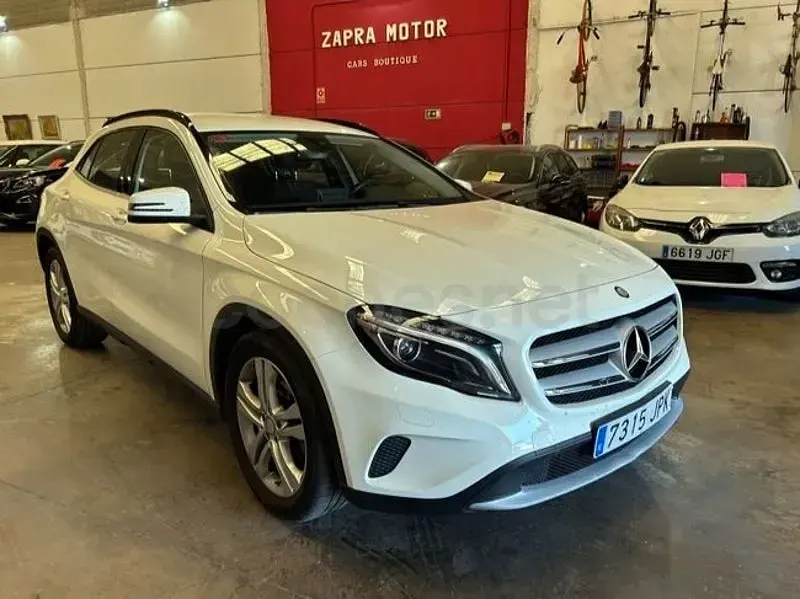 Usado Mercedes GLA200 Style 136 CV (100 kW) 2015 Blanco SUV