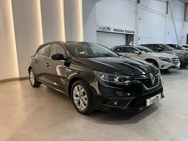 Usado Renault Mégane IV LIMITED 140 CV (102 kW) 2018 Negro