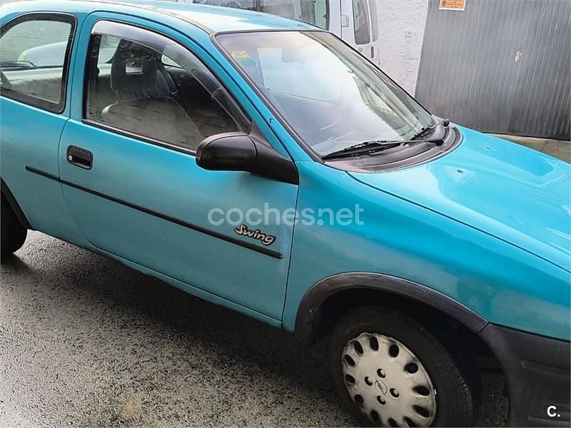 Usado Opel Corsa Swing 50 CV (36 kW) 1993 Verde Utilitario