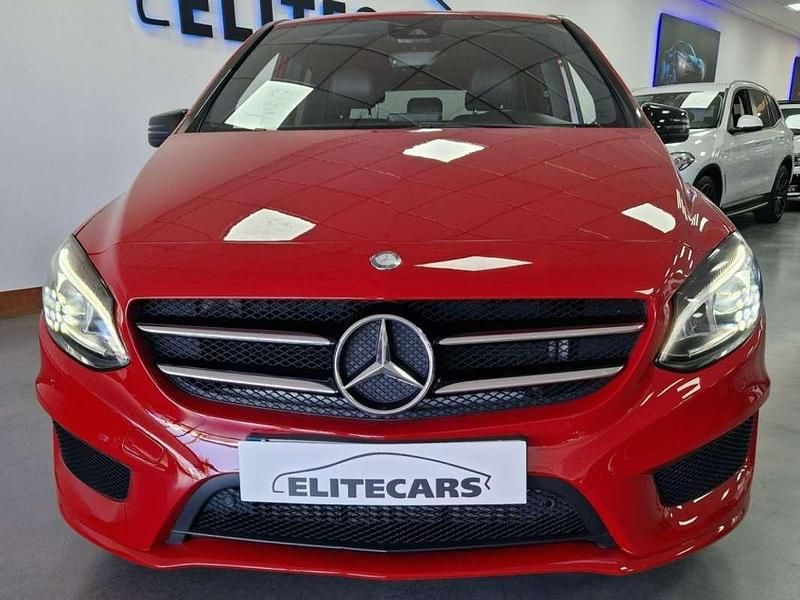 Usado Mercedes B220 177 CV (130 kW) 2016 Rojo Utilitario
