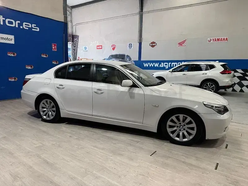 Usado BMW 525 197 CV (144 kW) 2008 Blanco Berlina