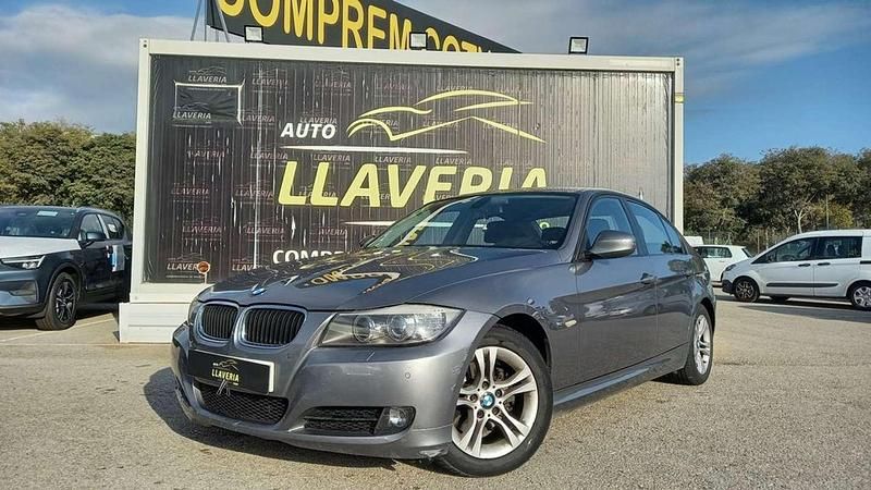 Gris Usado 2009 BMW 320 Berlina | 7950 € (Precio justo) - Imagen 1/4