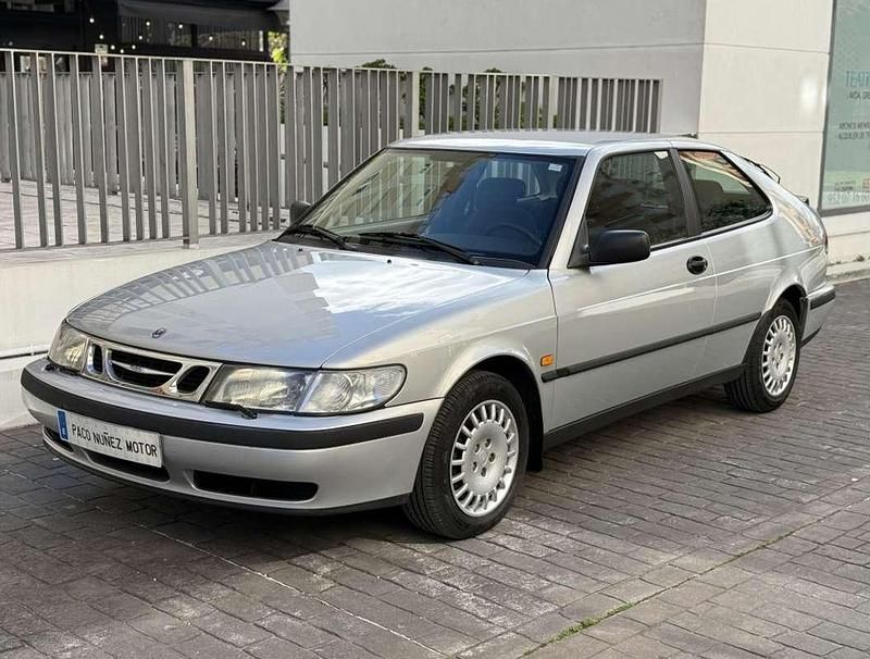 Usado Saab 9-3 150 CV (110 kW) 1998 Plateado Coupe
