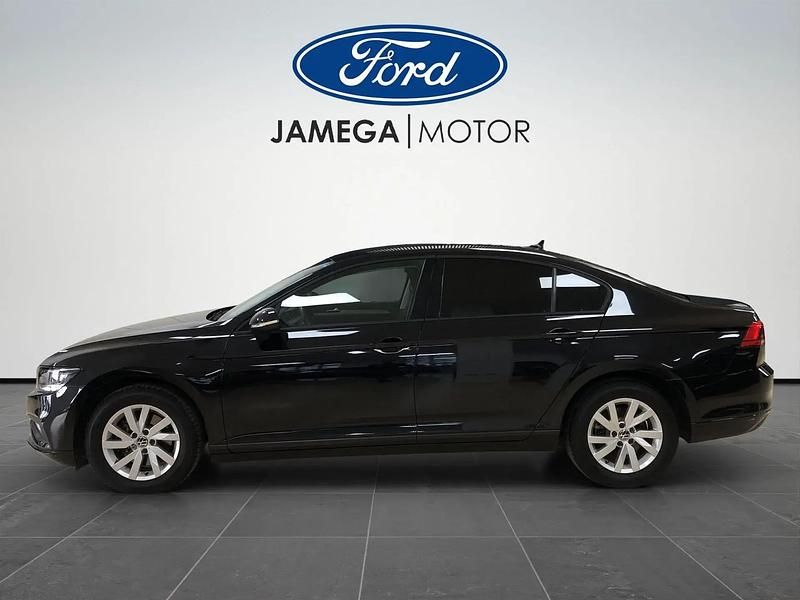 Usado VW Passat 122 HP (89 kW) 2021 Preto Sedan