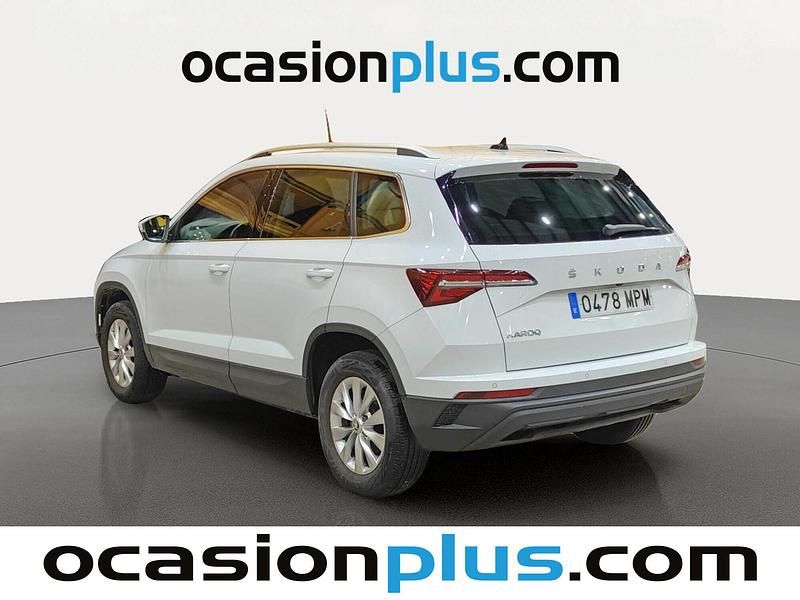 Usado Skoda Karoq Selection 115 CV (84 kW) 2024 Blanco SUV