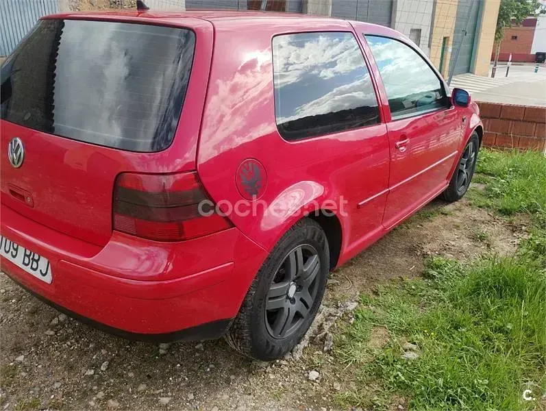 Usado VW Golf IV Highline 115 CV (84 kW) 2000 Rojo Berlina