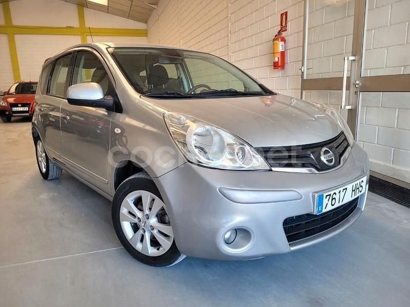 Usado Nissan Note Tekna 103 CV (75 kW) 2011 Gris / plata Monovolumen
