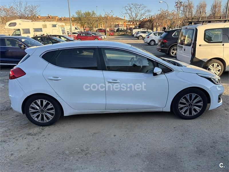 Usado Kia Ceed 100 CV (73 kW) 2016 Blanco Utilitario