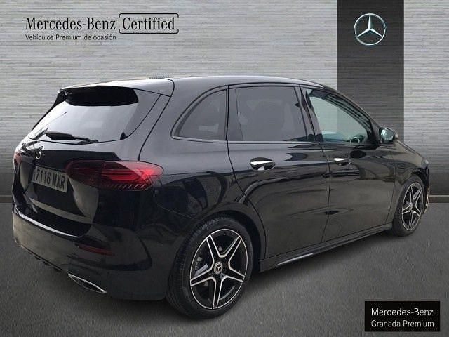 Usado Mercedes B200 150 CV (110 kW) 2025 Negro noche Monovolumen