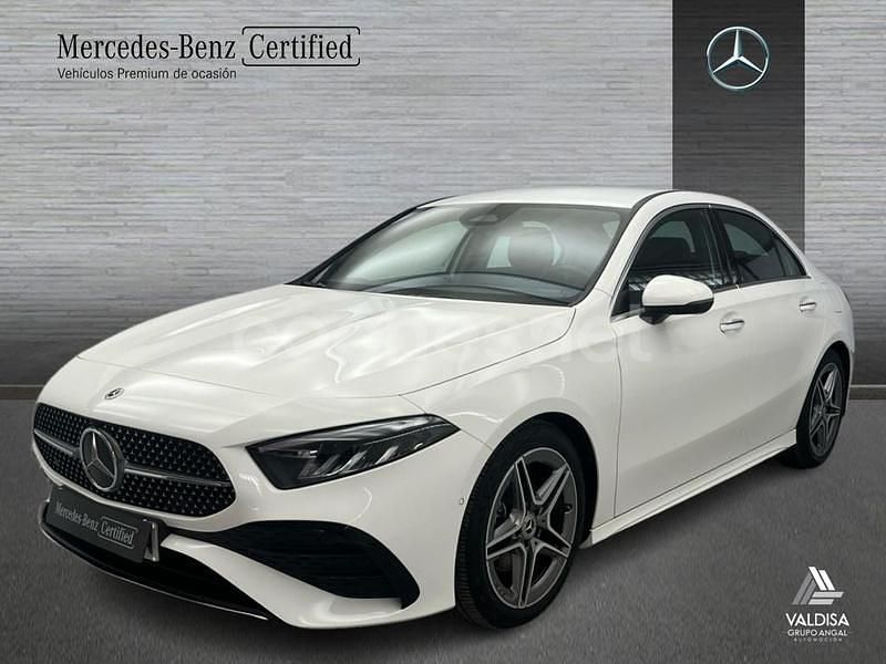 Blanco Usado 2024 Mercedes A200 Berlina | 36.800 € (Un poco caro) - Imagen 1/4