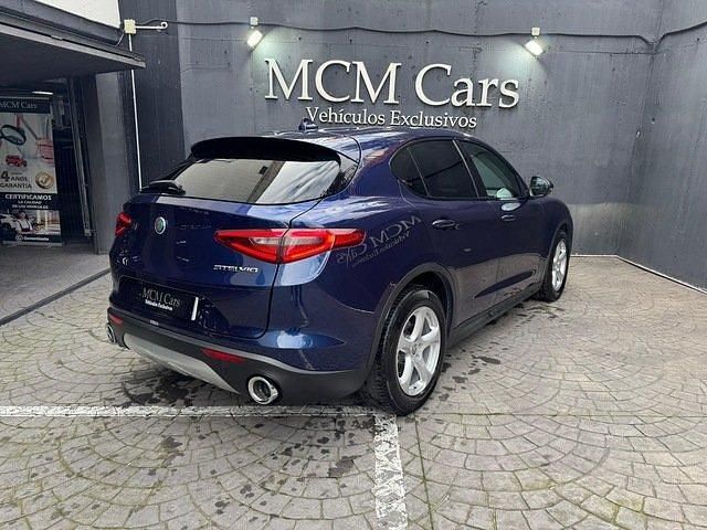 Usado Alfa Romeo Stelvio Super 180 CV (132 kW) 2017 Azul SUV