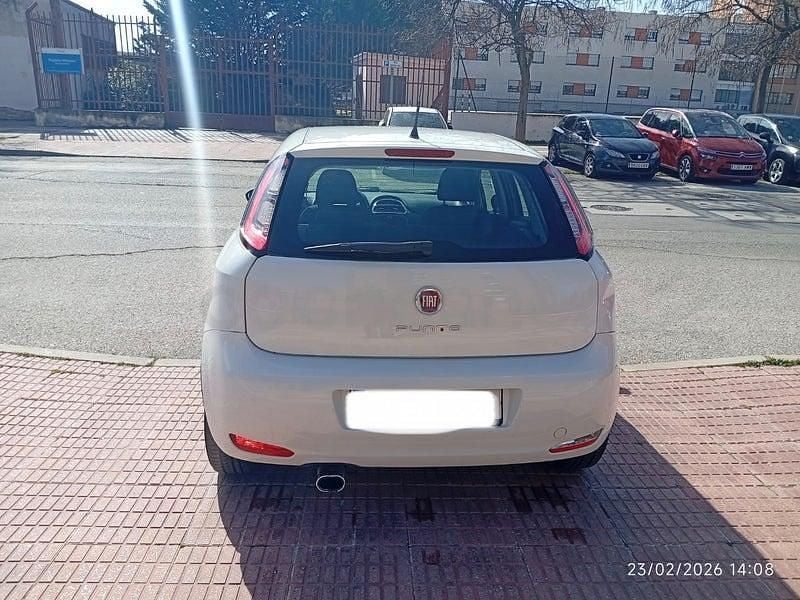 Usado Fiat Punto Easy 75 CV (55 kW) 2015 Blanco Utilitario