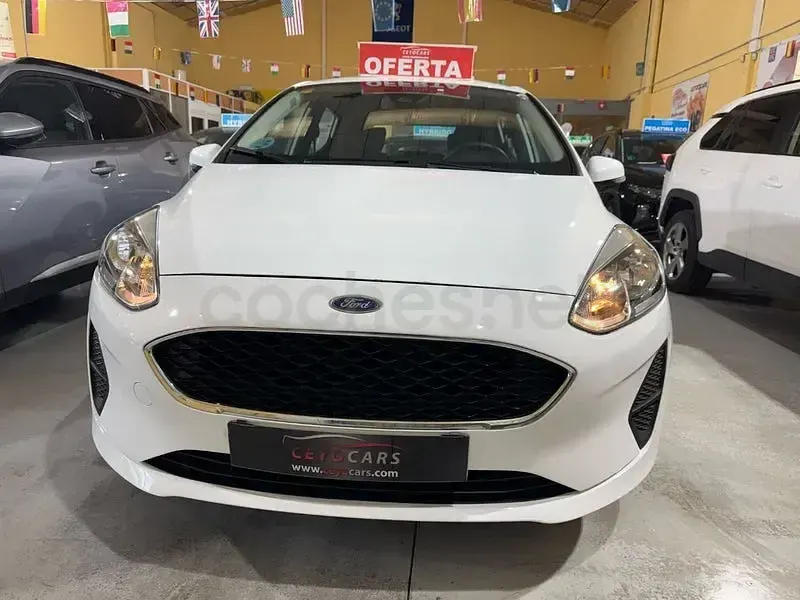 Usado Ford Fiesta Trend 85 CV (62 kW) 2018 Blanco Berlina