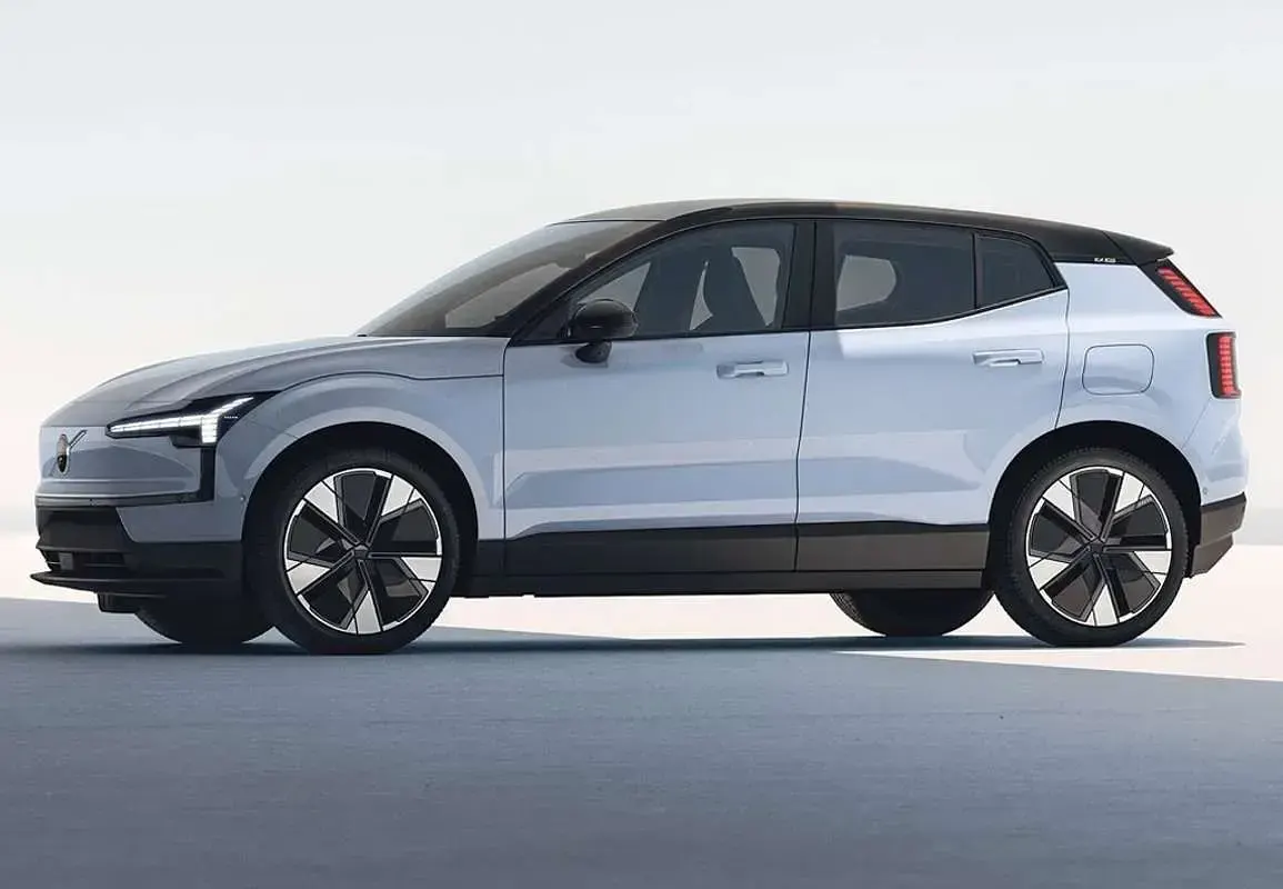 Usado Volvo EX30 Core 200 kW (272 CV) 2025 Azul SUV