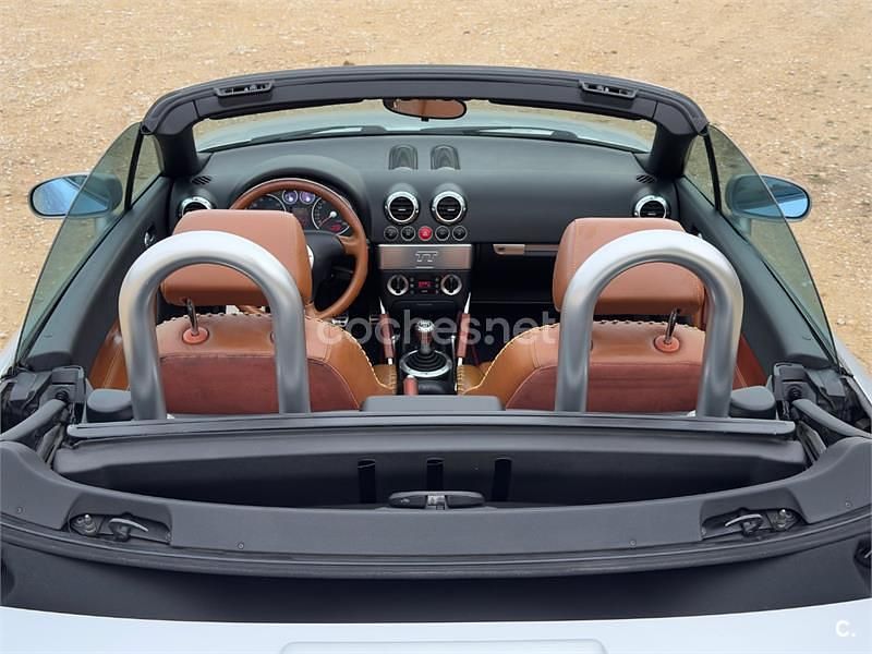 Usado Audi TT Roadster 225 CV (165 kW) 2002 Gris / plata Descapotable