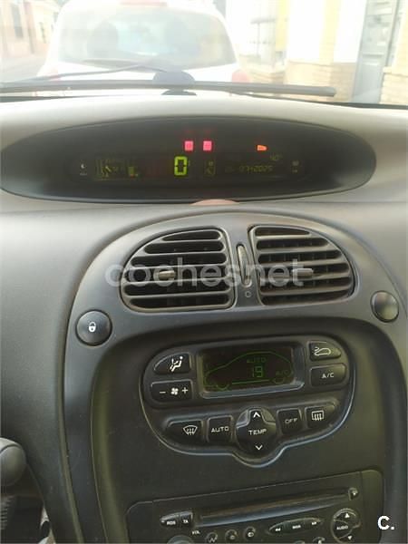 Gris / plata Usado 2004 Citroën Xsara Picasso Exclusive Monovolumen | 1600 € (Precio justo) - Imagen 1/3