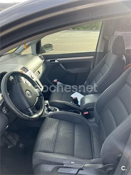 Usado VW Touran Highline 140 CV (102 kW) 2007 Gris / plata Monovolumen