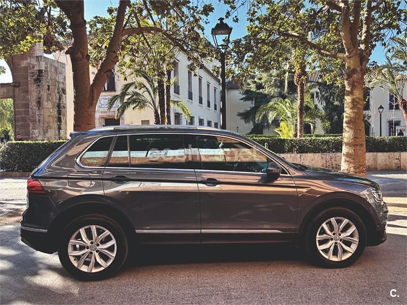 Usado VW Tiguan Sportline 190 CV (139 kW) 2017 Gris / plata SUV