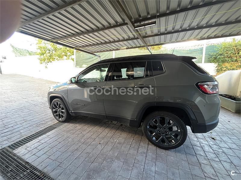 Usado Jeep Compass 150 CV (110 kW) 2020 Gris / plata SUV