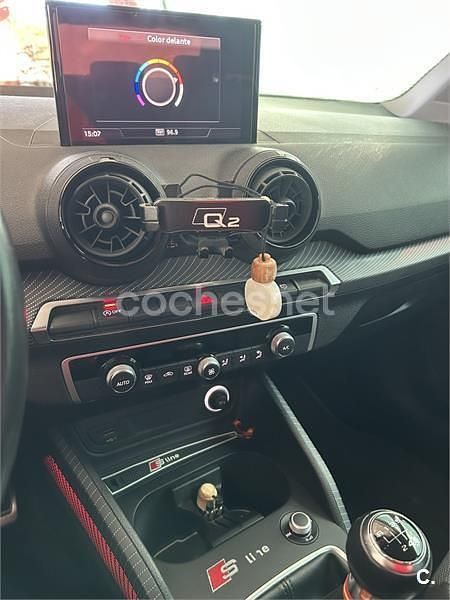 Usado Audi Q2 Design 116 CV (85 kW) 2018 Gris / plata SUV