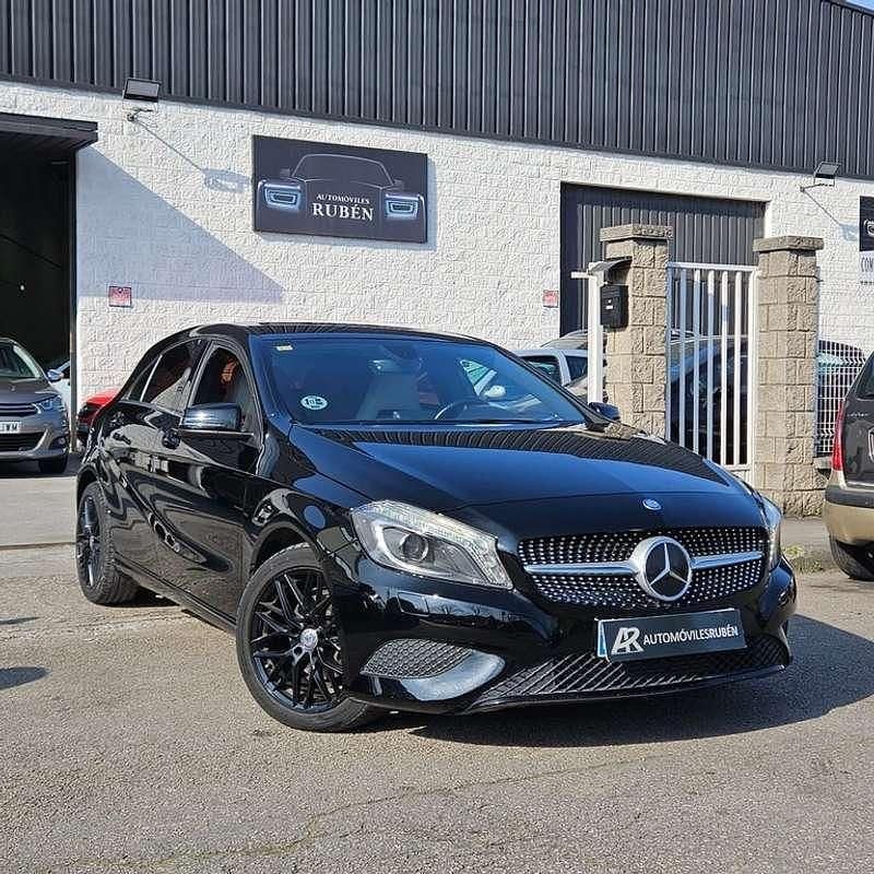 Usado Mercedes A220 Urban 109 CV (80 kW) 2013 Negro Utilitario