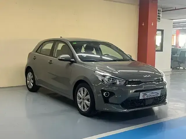 Usado Kia Rio 120 CV (88 kW) 2022 Verde