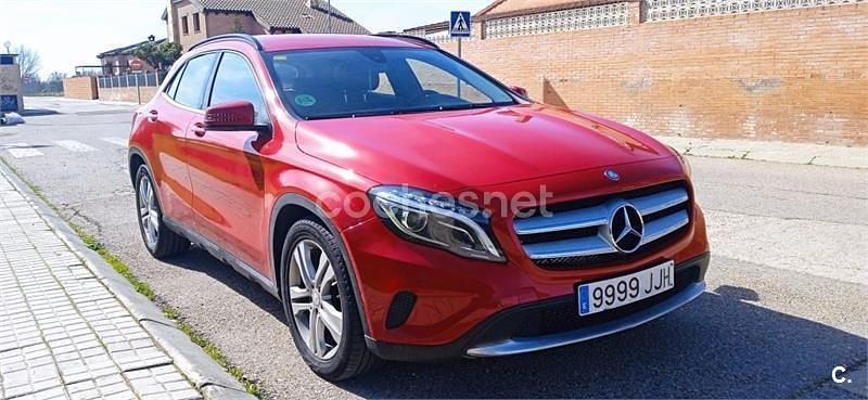 Usado Mercedes GLA200 Style 136 CV (100 kW) 2016 Rojo SUV