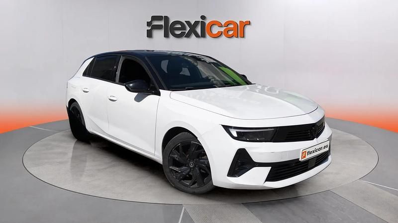 Usado Opel Astra 131 CV (96 kW) 2023 Blanco Familiar