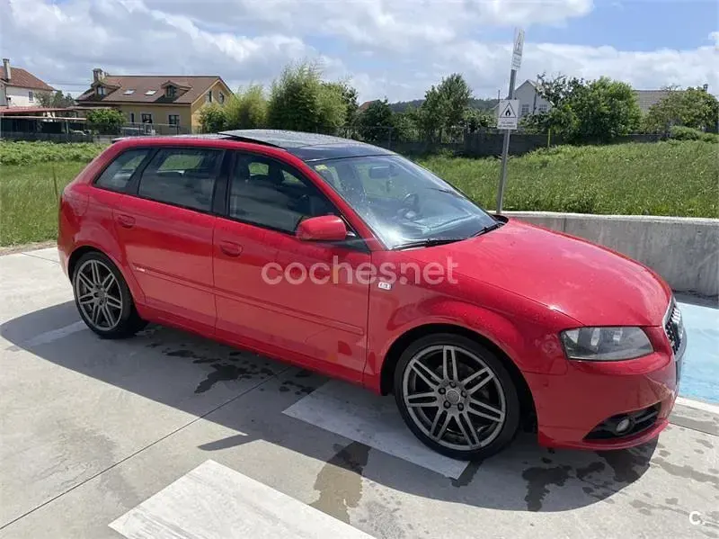 Usado Audi A3 Sportback Attraction 140 CV (102 kW) 2008 Rojo Utilitario
