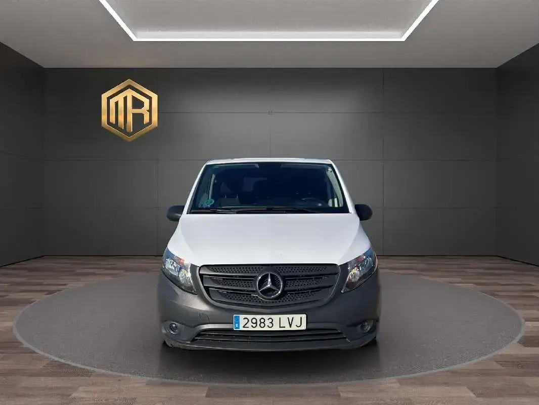 Usado Mercedes Vito 136 CV (100 kW) 2021 Blanco Van