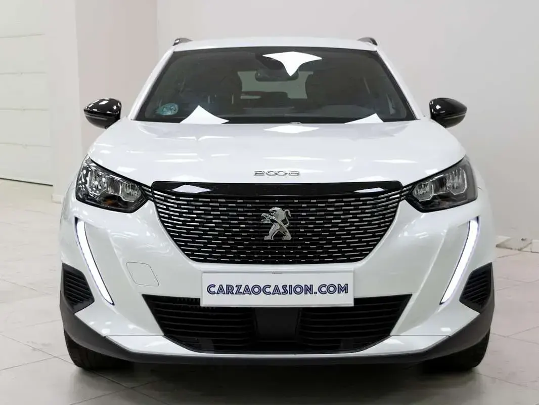 Usado Peugeot 2008 Allure 101 CV (74 kW) 2023 Blanco SUV