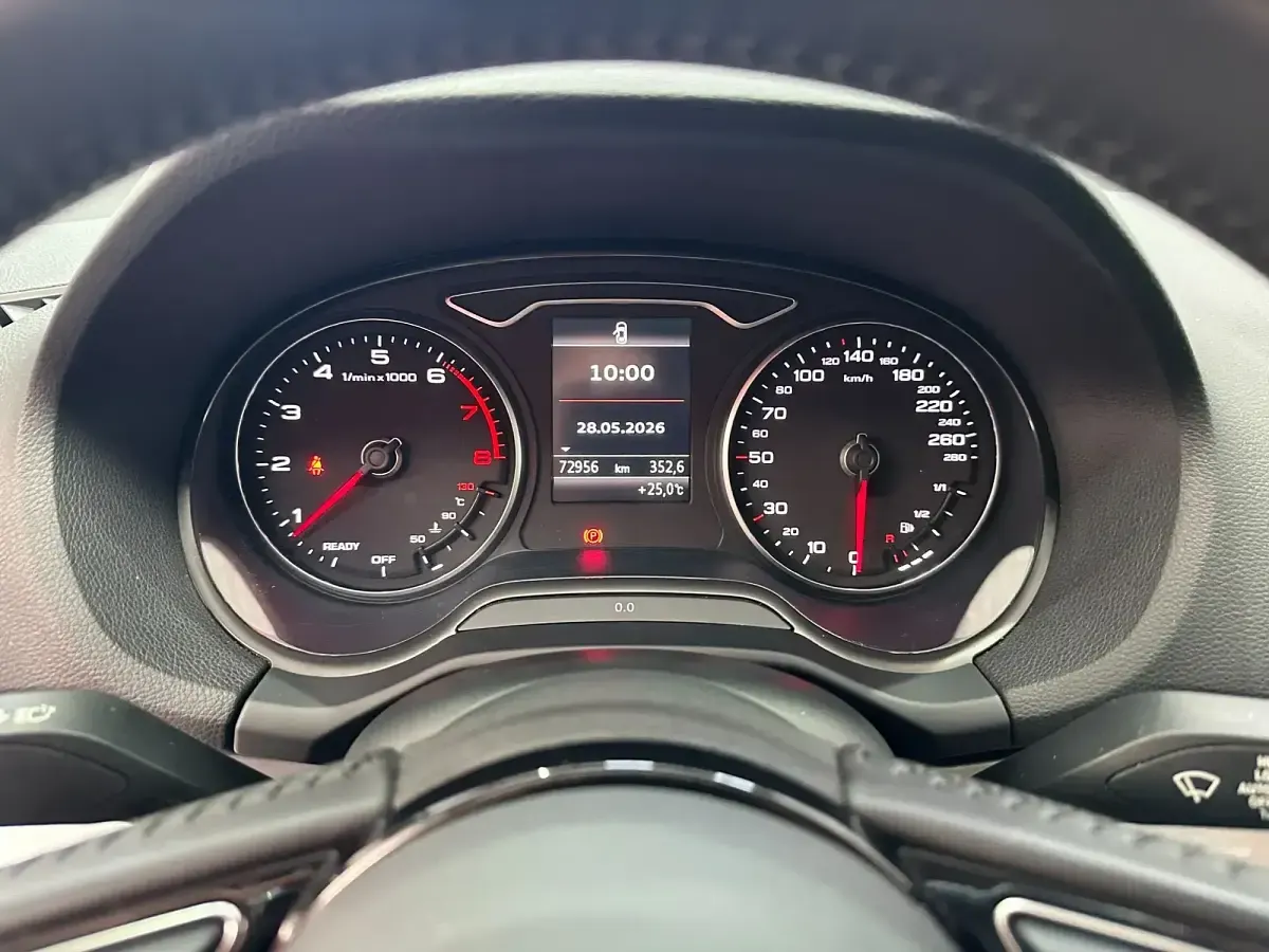 Usado Audi Q2 Design 150 CV (110 kW) 2018 Gris SUV