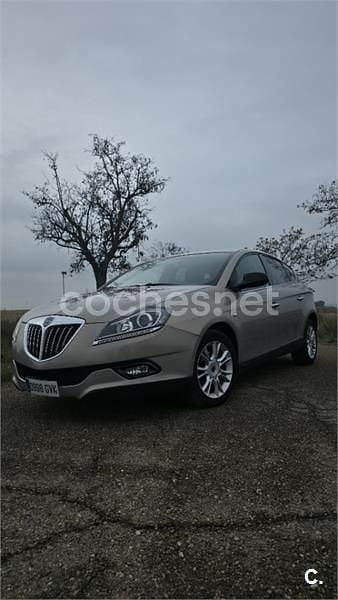 Usado Lancia Delta Gold 120 CV (88 kW) 2011 Gris / plata Utilitario