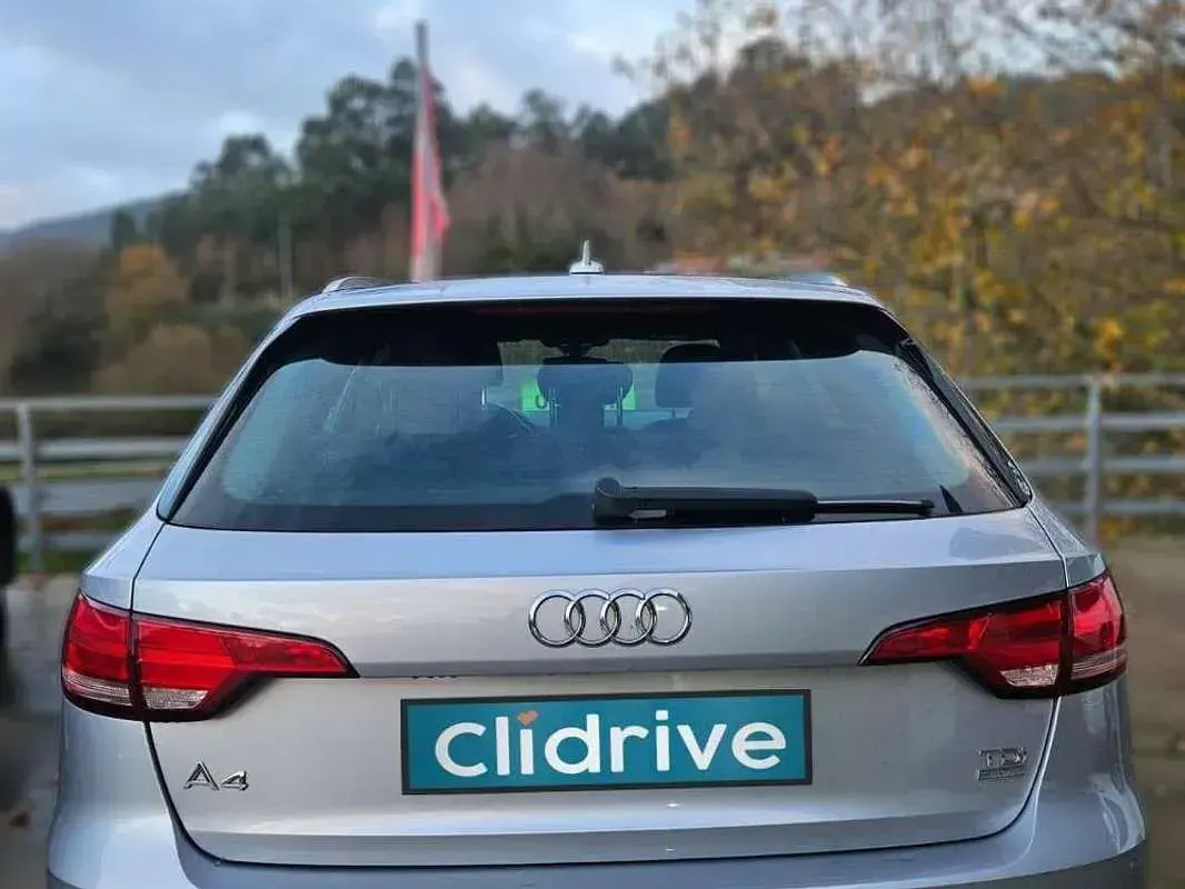 Usado Audi A4 Design 190 CV (139 kW) 2017 Gris Familiar