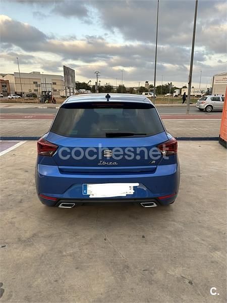 Usado Seat Ibiza FR 110 CV (80 kW) 2022 Azul Berlina