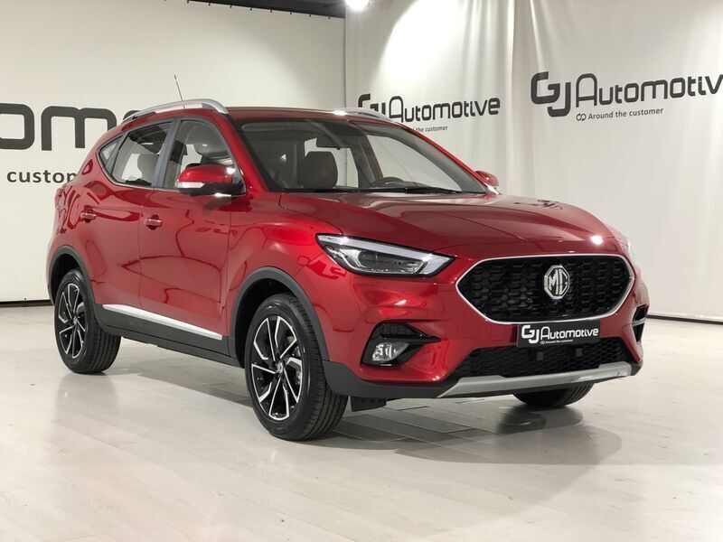 Usado MG ZS Luxury 111 CV (81 kW) 2024 Rojo Berlina