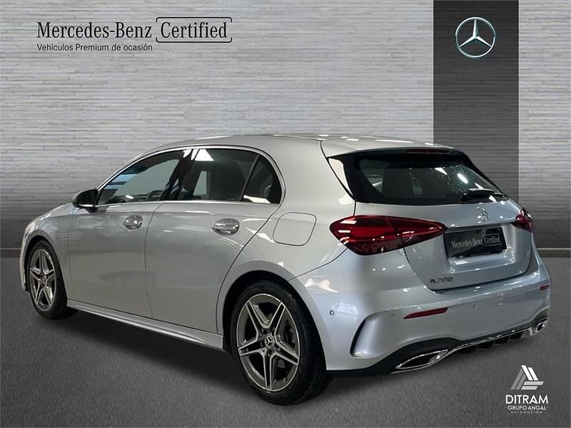 Usado Mercedes A200 AMG line 163 CV (119 kW) 2024 Plata hightech Berlina