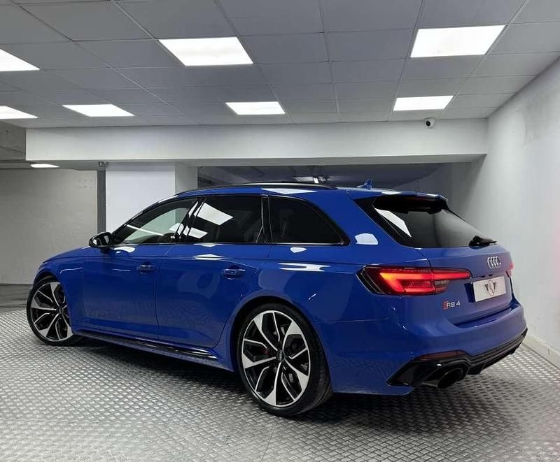 Usado Audi RS4 450 CV (330 kW) 2019 Azul Familiar