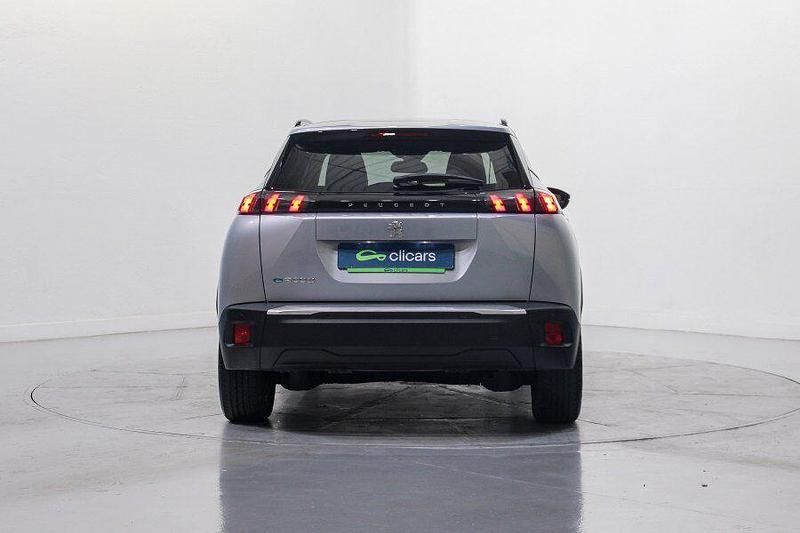 Usado Peugeot e-2008 Allure 100 kW (136 CV) 2023 Gris SUV