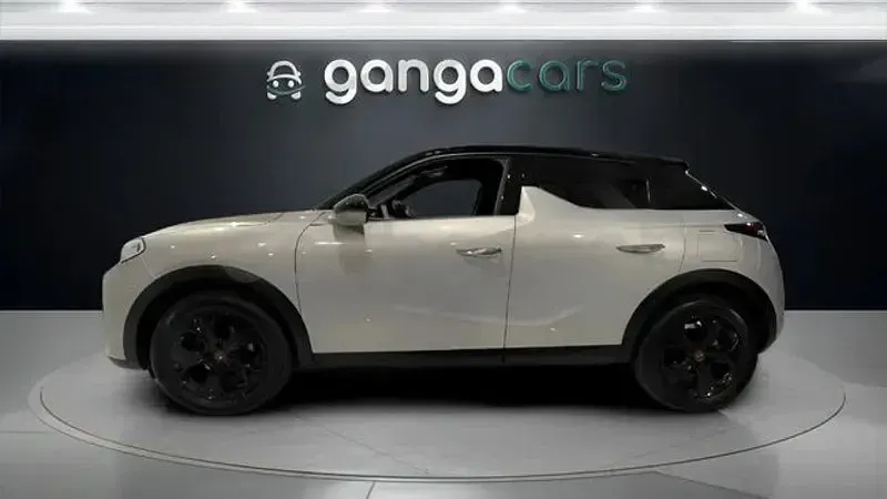 Usado DS Automobiles DS3 Crossback Performance 130 CV (95 kW) 2023 Gris / plata SUV