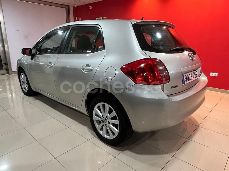 Usado Toyota Auris Sol 126 CV (92 kW) 2008 Gris / plata Berlina