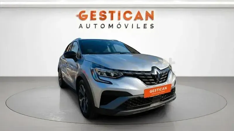 Usado Renault Captur RS Line 160 CV (117 kW) 2022 Gris / plata SUV