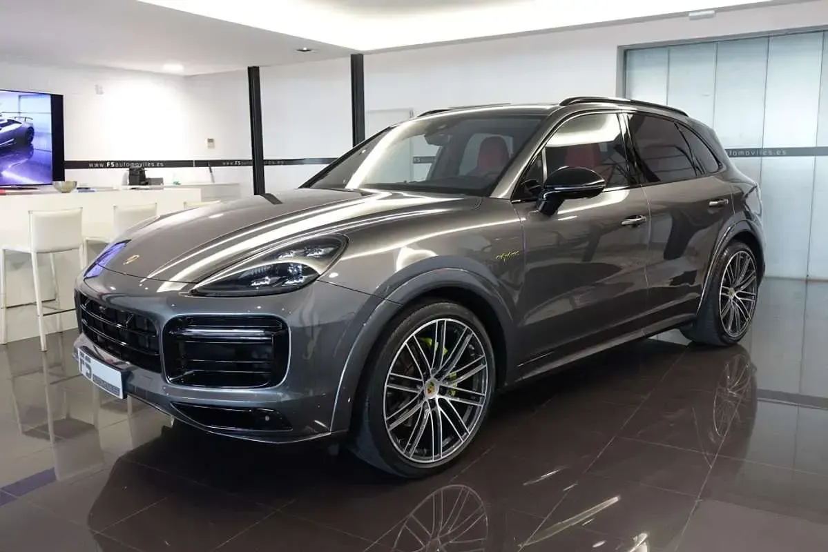 Usado Porsche Cayenne E-Hybrid 462 CV (339 kW) 2019 Gris SUV