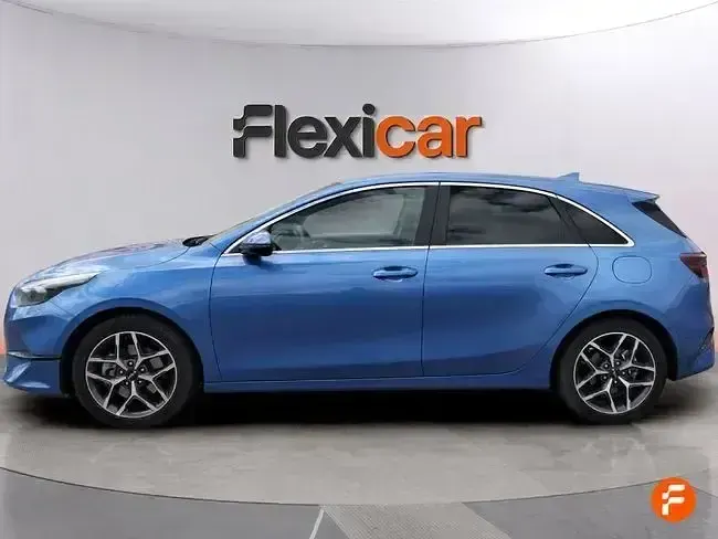 Usado Kia Ceed 100 CV (73 kW) 2023 Azul Utilitario